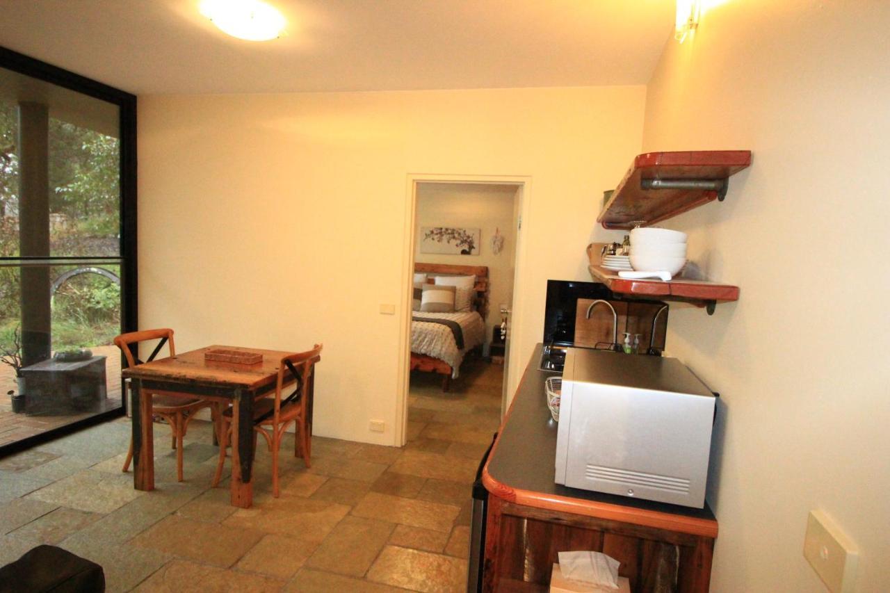 Apartamento Down To Earth Farm Retreat Sarsfield Exterior foto