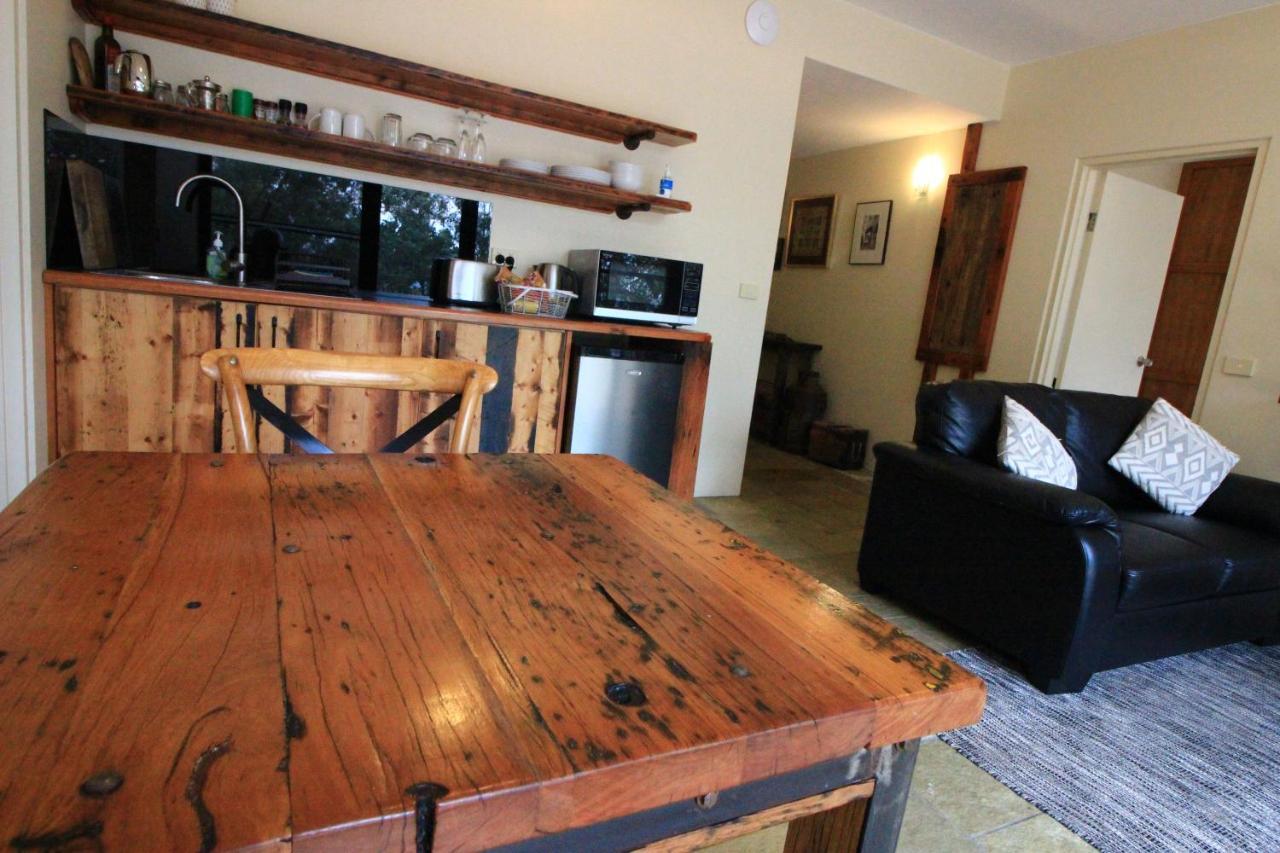 Apartamento Down To Earth Farm Retreat Sarsfield Exterior foto